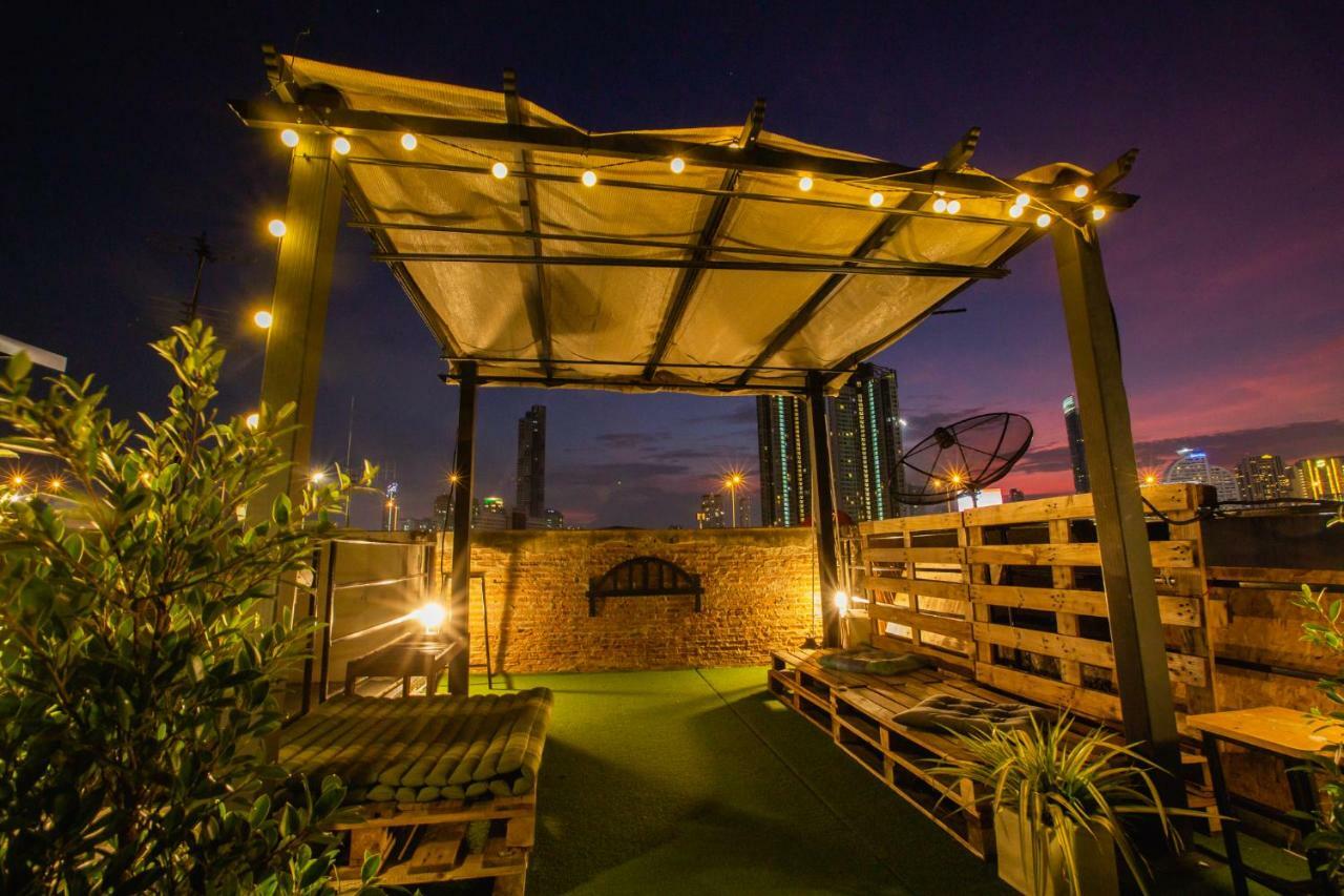 The Bridge Hostel Bangkok Exterior foto