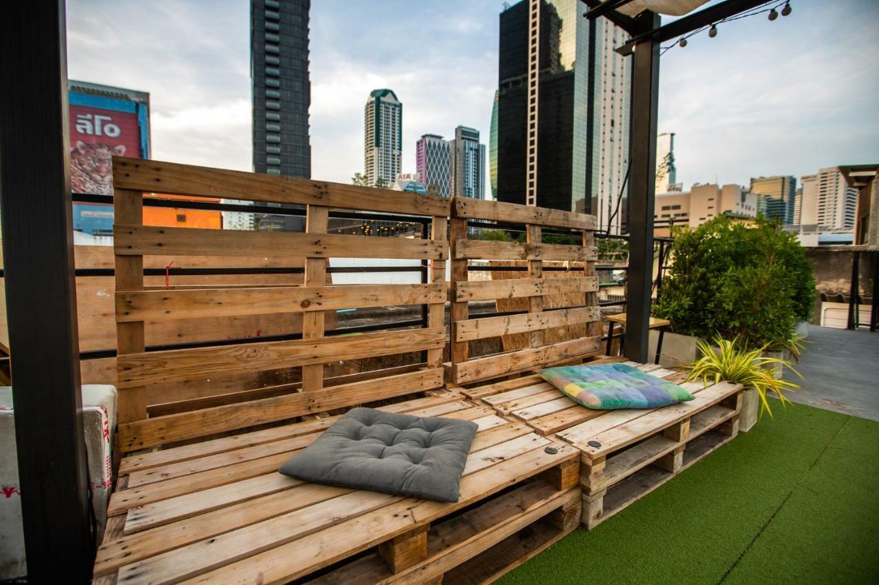 The Bridge Hostel Bangkok Exterior foto