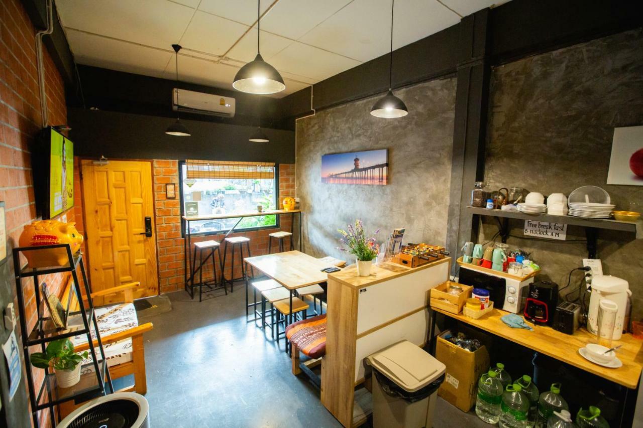 The Bridge Hostel Bangkok Exterior foto