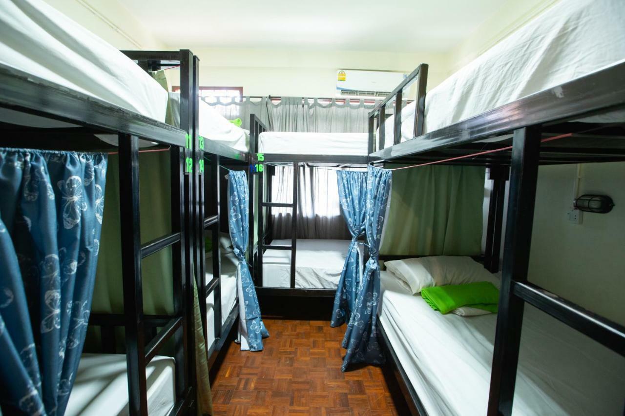 The Bridge Hostel Bangkok Exterior foto