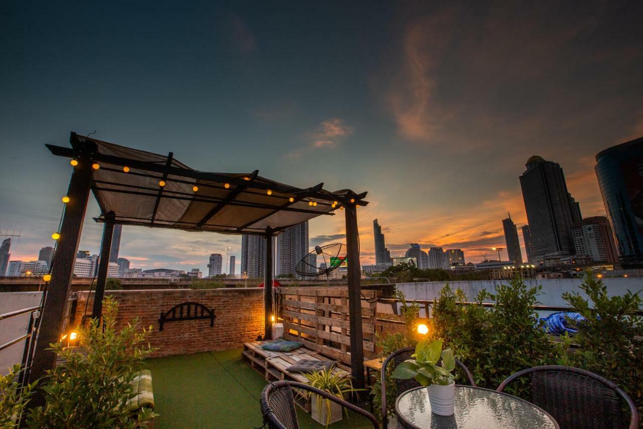 The Bridge Hostel Bangkok Exterior foto