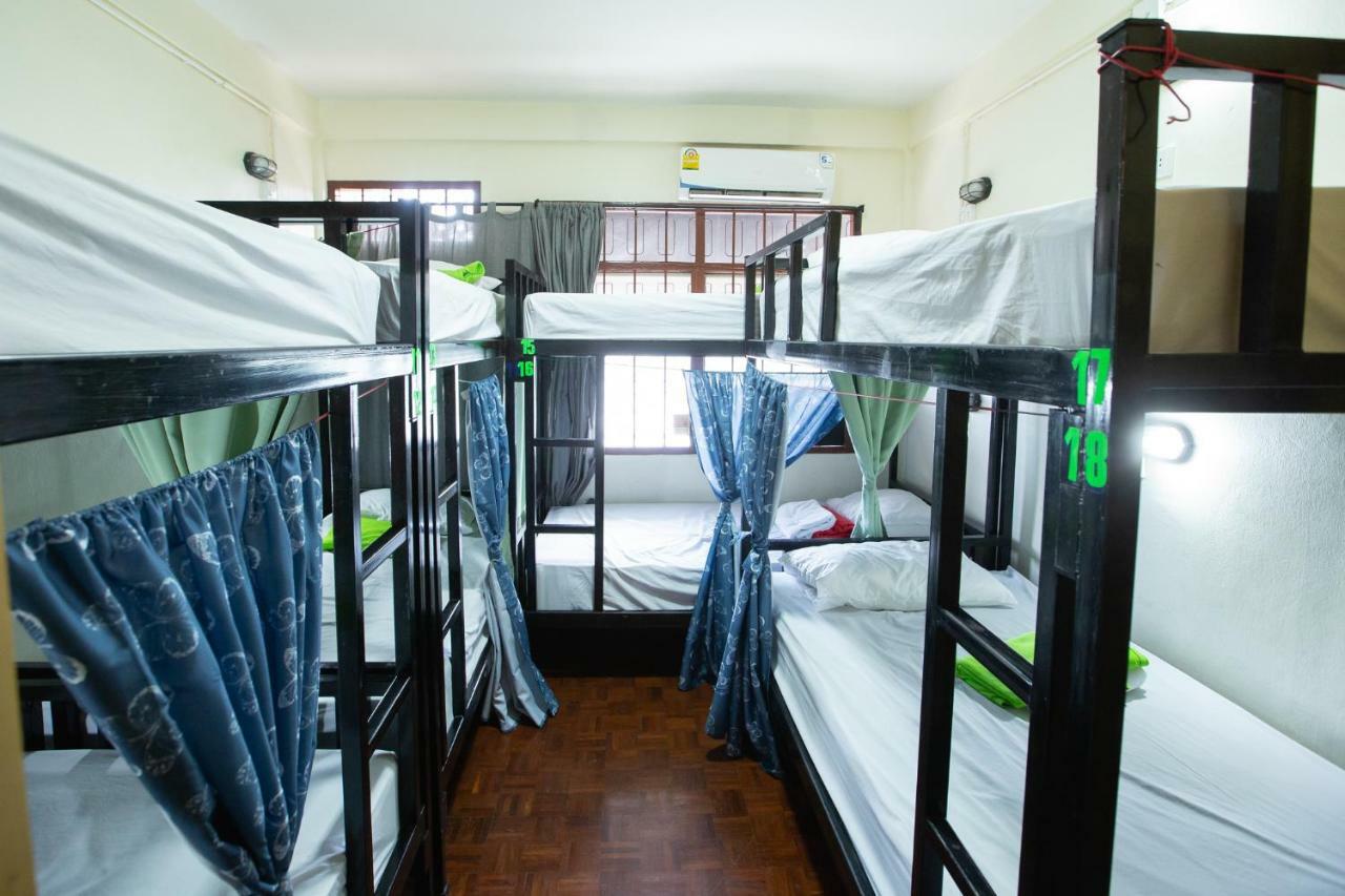 The Bridge Hostel Bangkok Exterior foto